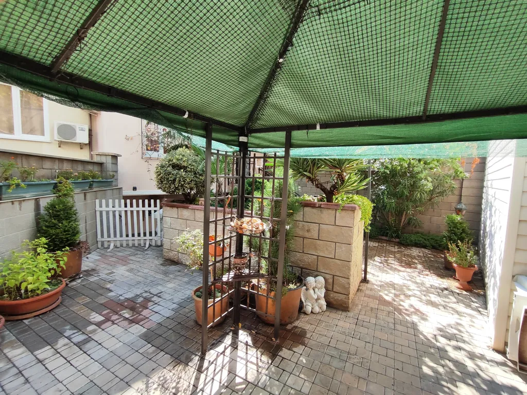 Квартира - студия с двориком в Мисхоре, в частном доме