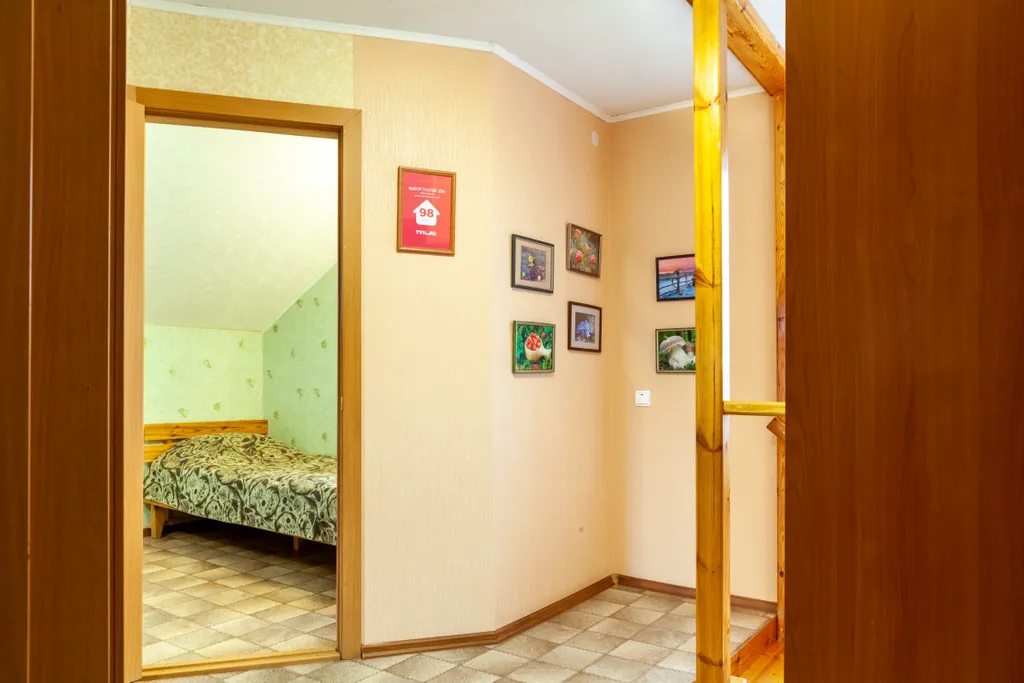 Дом на берегу реки