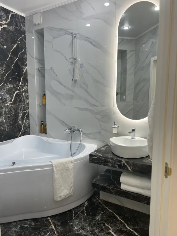 Дизайнерская квартира на набережной