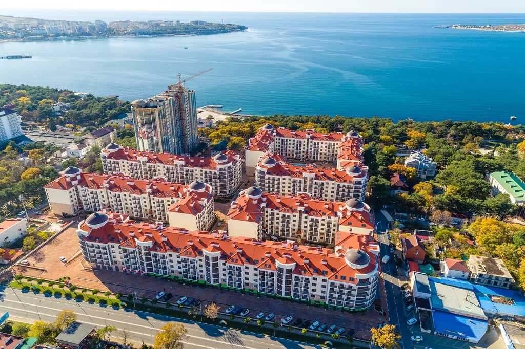 Квартира Квартира в ЖК Изумрудный город на берегу моря с бассейном — Геленджик