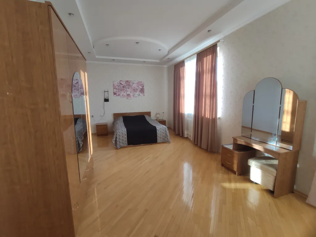 Уютный просторный дом на Крутой