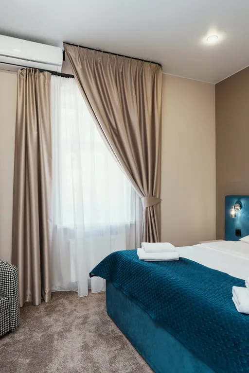 Мини-отель Imperial Joy находится на 2 этаже караоке-бара