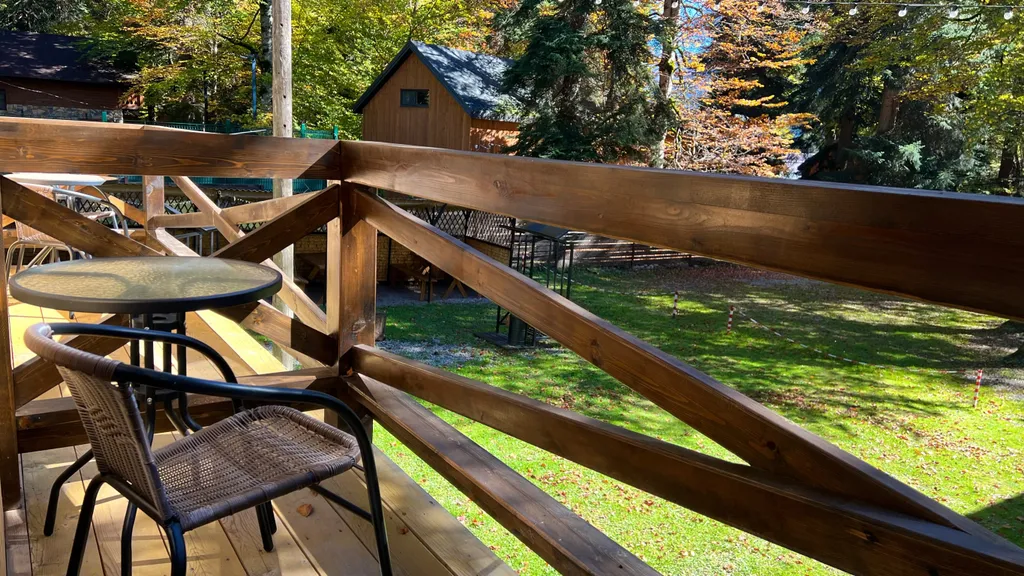 Уютный коттедж на большую компанию в лесу