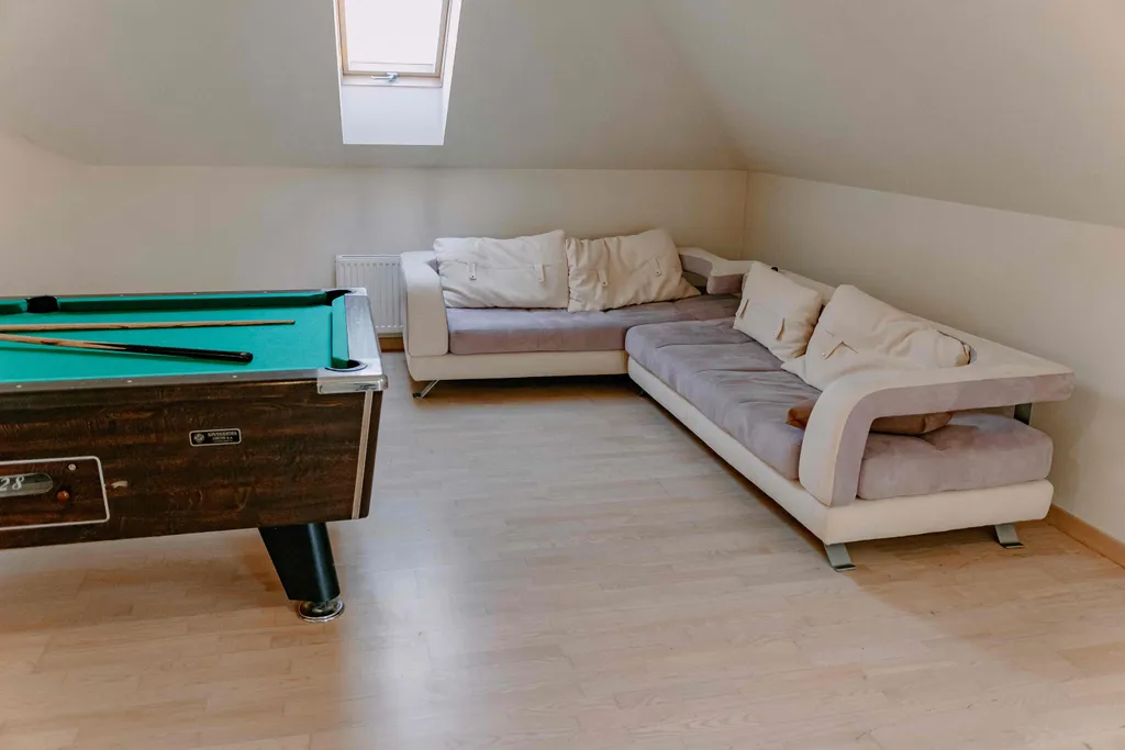 10-комнатный Дом