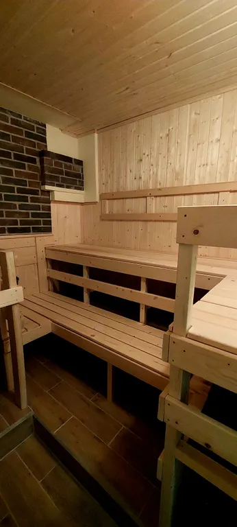 Большой коттедж у озера