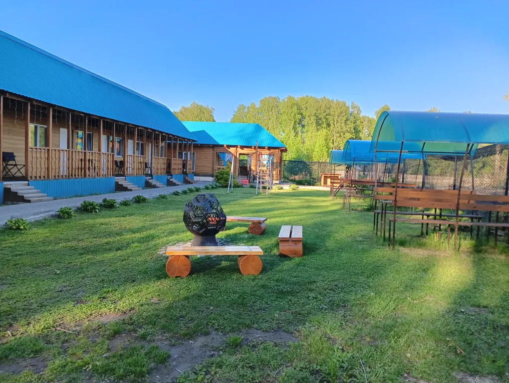 Тёплые номера на берегу Катуни