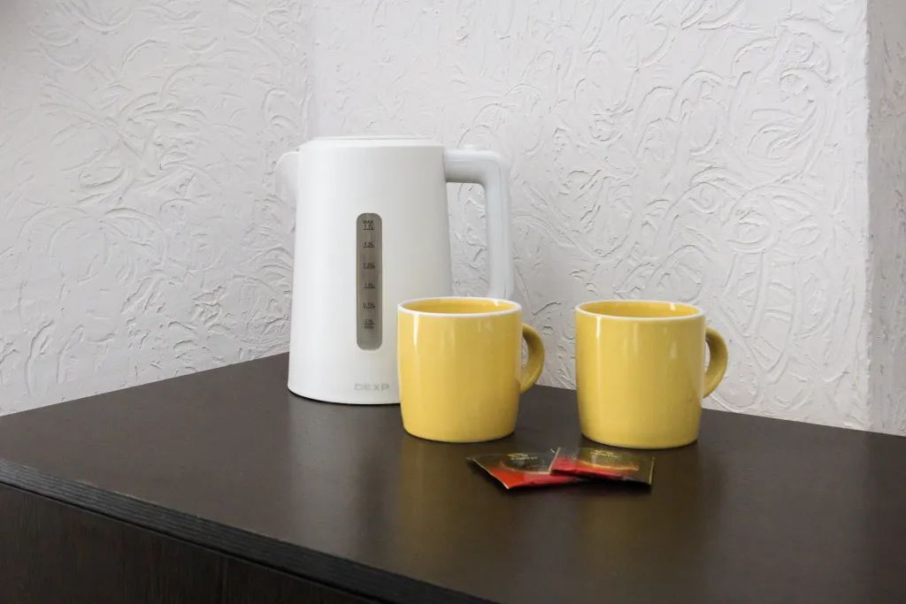 Комната-эконом со своим санузлом и двумя кроватями у зоопарка