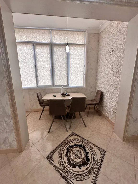 Квартира с двумя кондиционерами и вентилятором