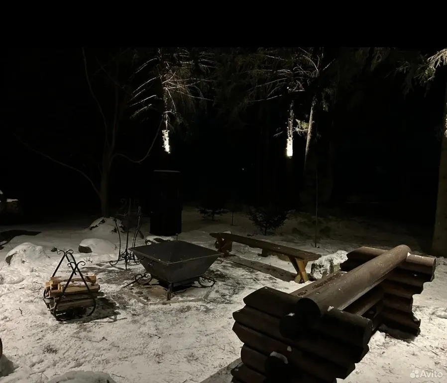 Коттедж с сауной на участке с хвойным лесом поблизости от Красноярска