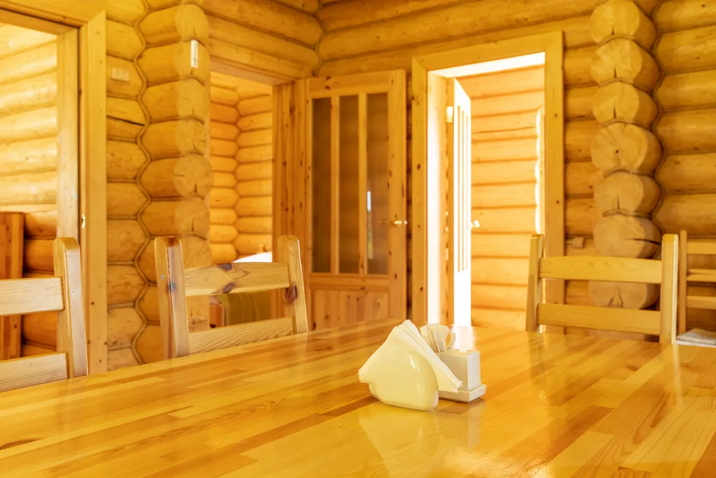 Дом рядом с озером