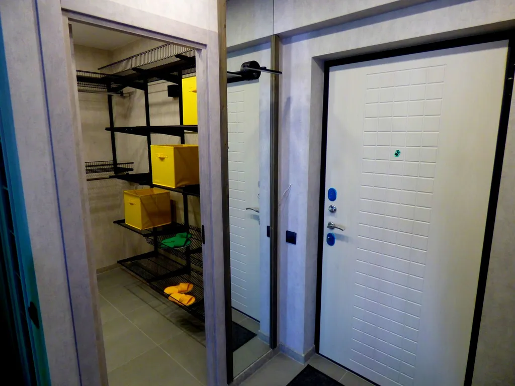 Студия с дизайнерским ремонтом в новом доме на равнине