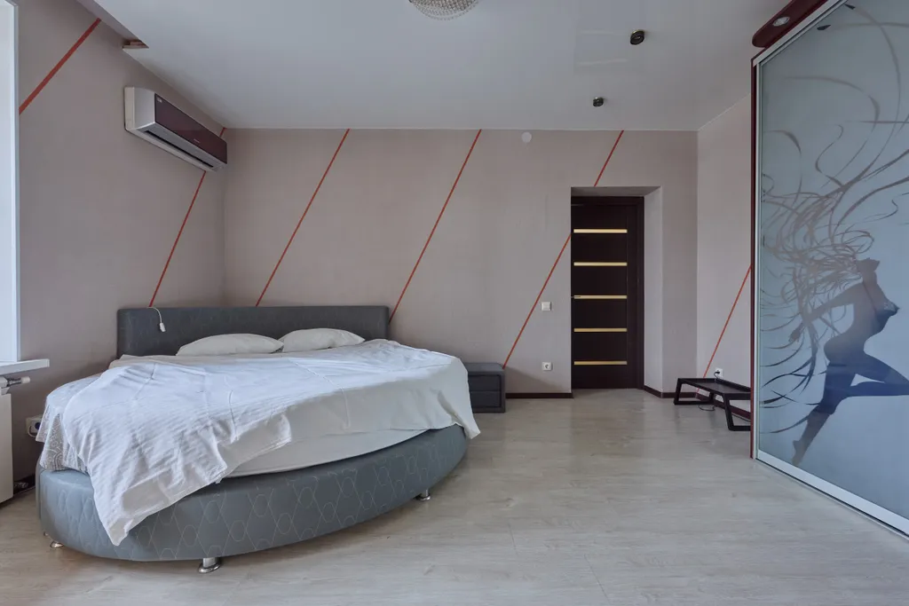 7-местные апартаменты с паркингом, напротив ТЦ