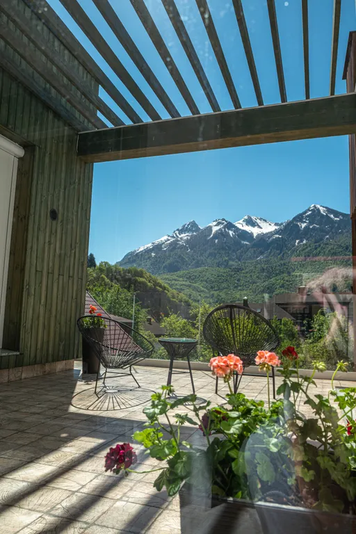 Семейные апартаменты с террасой и видом на горы