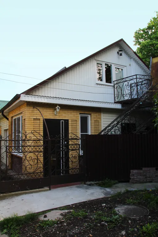 Коттедж Часть дома из 3-комнат, с отдельным входом в центре курортной зоны — аренда посуточно в Ессентуки