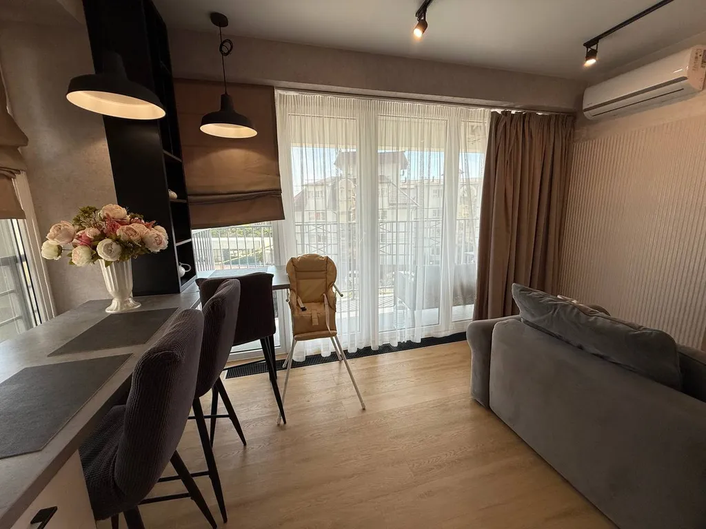 Семейный отдых у моря. Евротрешка до 6 гостей. Бассейн на территории.