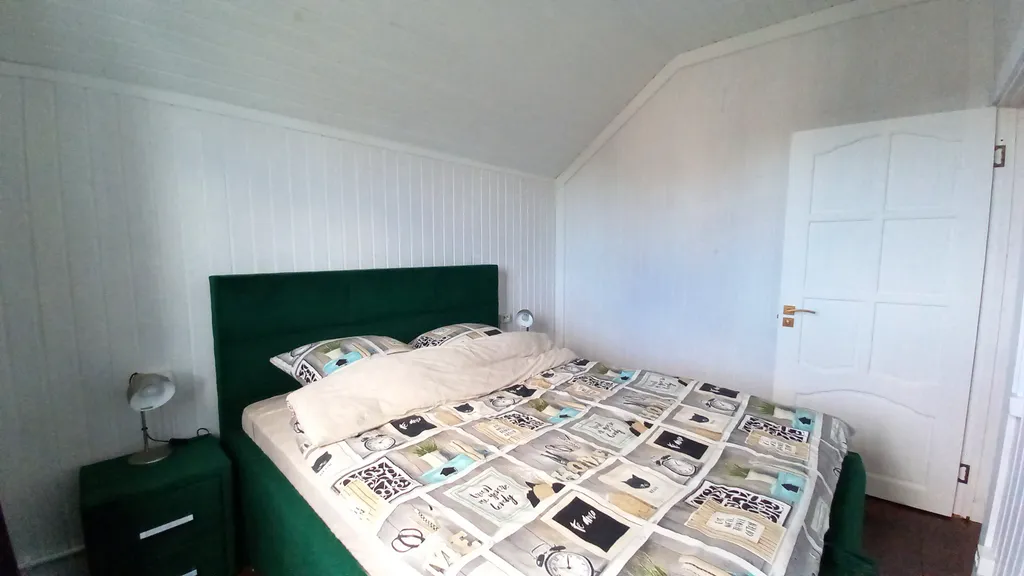 Дом в 2 километрах от озера