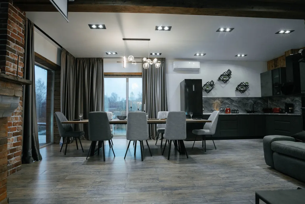 Дом в стиле лофт с камином