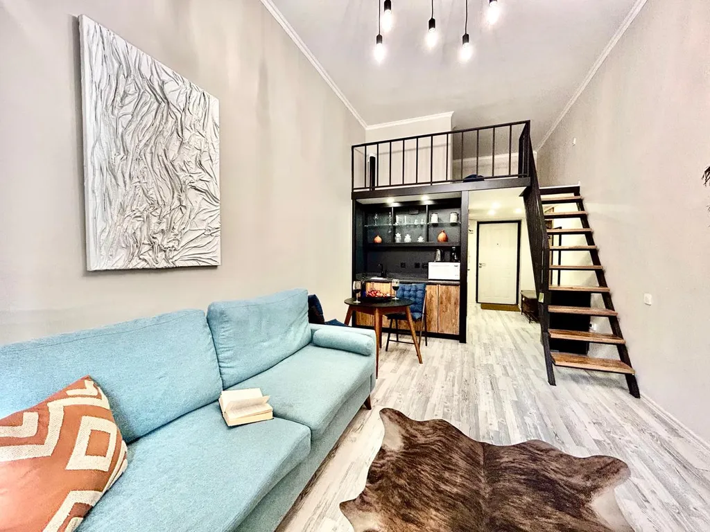 Квартира Студия в стиле Loft в двух уровнях в центре города — Алматы