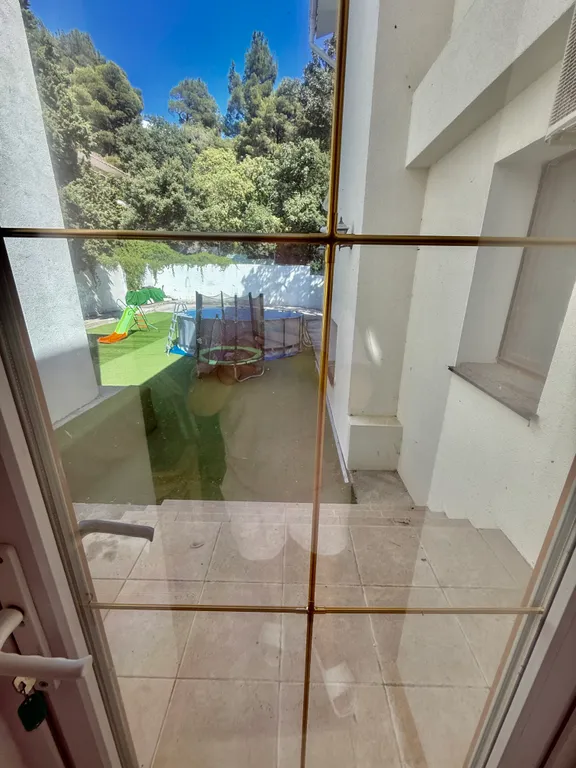 Вилла на берегу моря