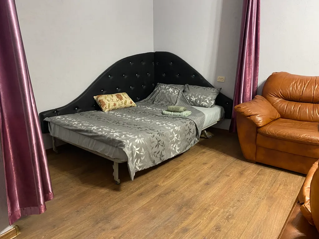 Просторная 2-комнатная квартира у цирка, 1 этаж, парковка, до 6 гостей