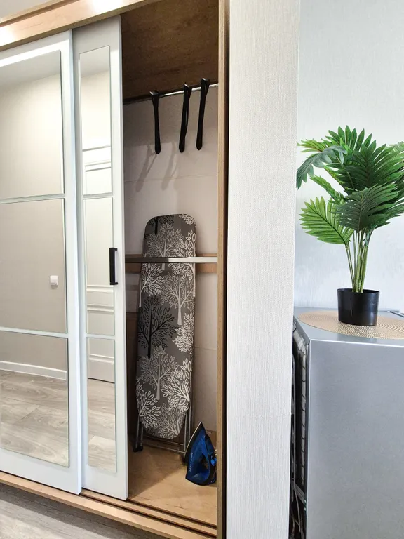 Студия с видом на лес и горы