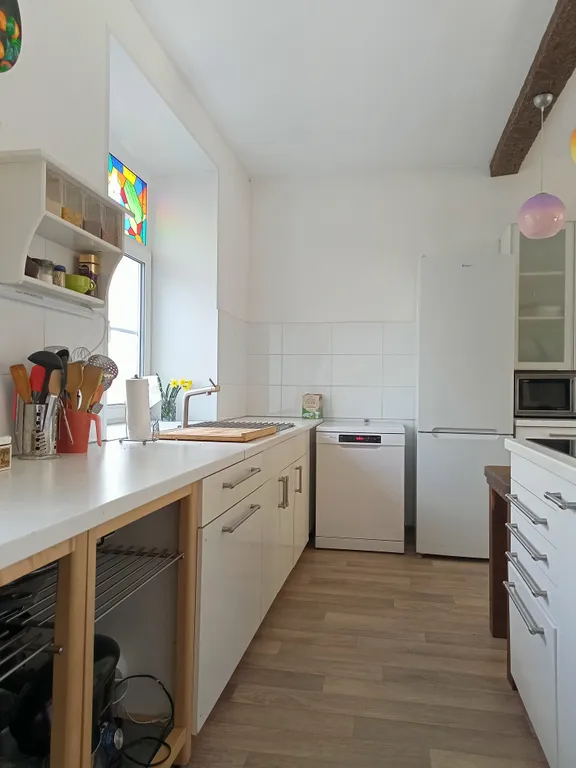 Уютный дом у леса