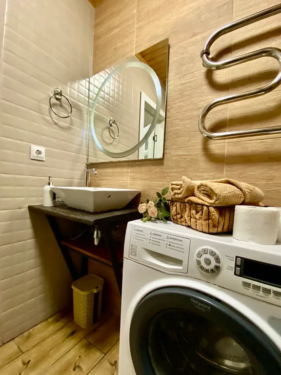 Дизайнерская студия ReDro, с большим ТВ, собственное крыльцо