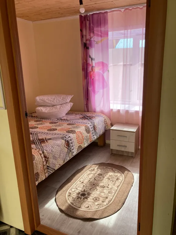 Коттедж 2-комнатный Дом — аренда посуточно в Ая