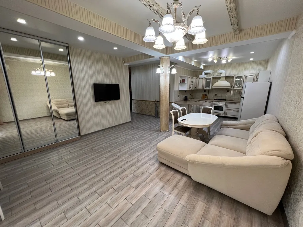 Четырёхкомнатный дом класса люкс в тихом центре