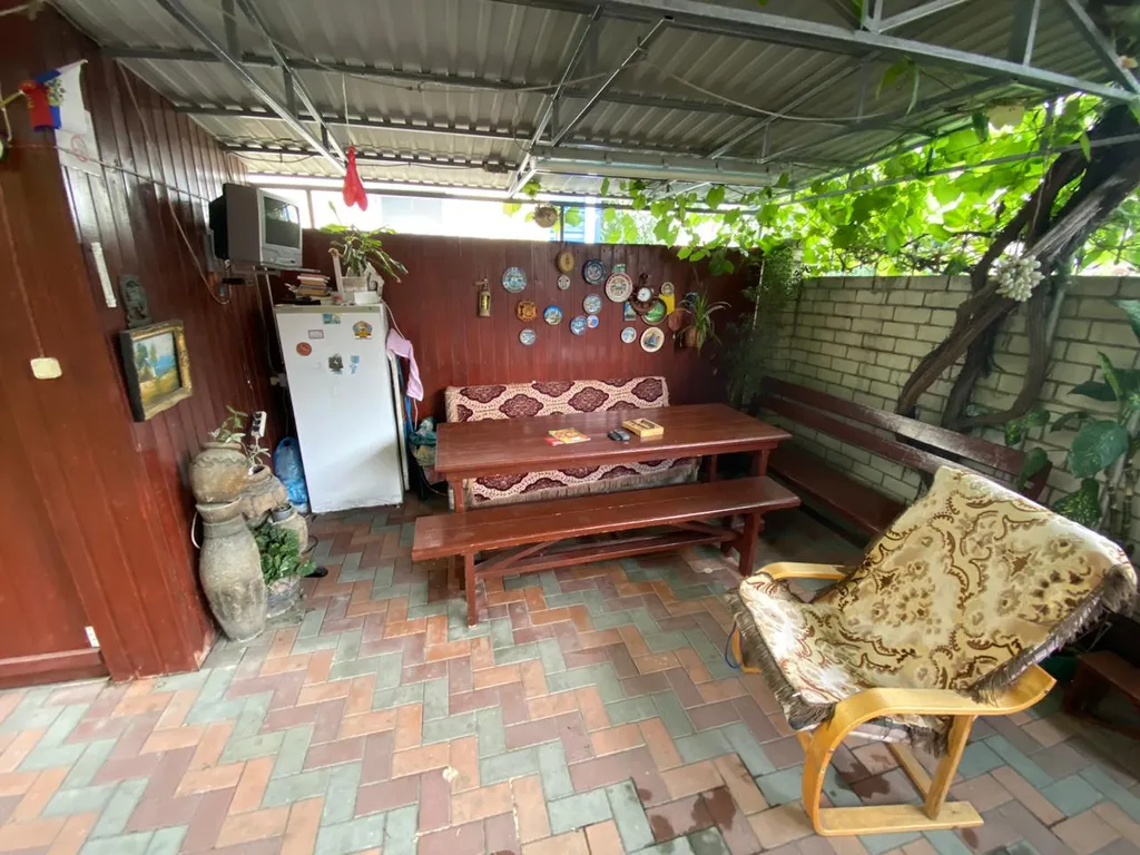 Уютный номер с удобствами и зеленый дворик в частном секторе