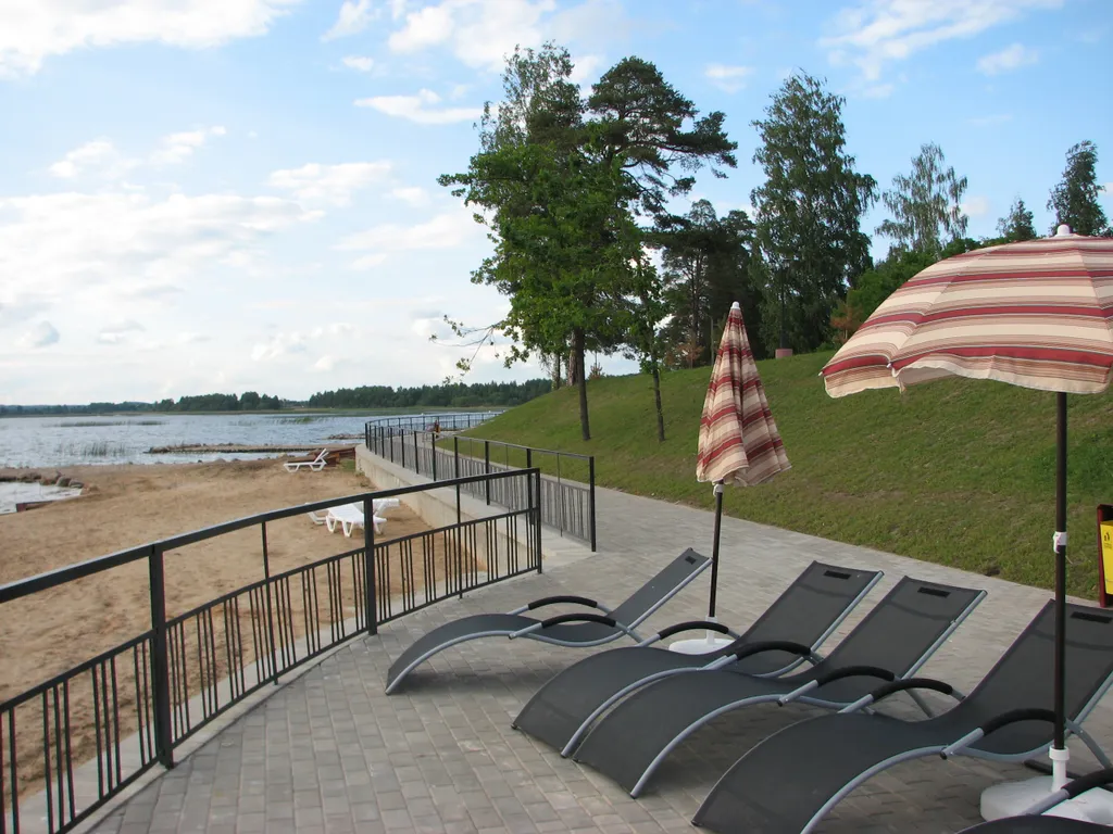 Квартира с видом на озеро