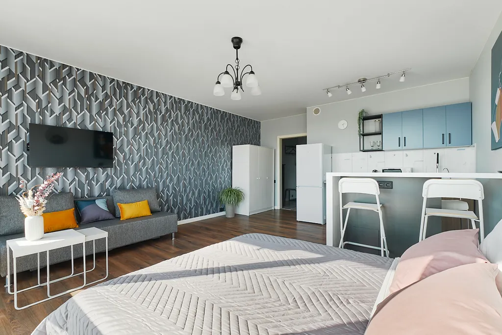 Студия с панорамным видом на город