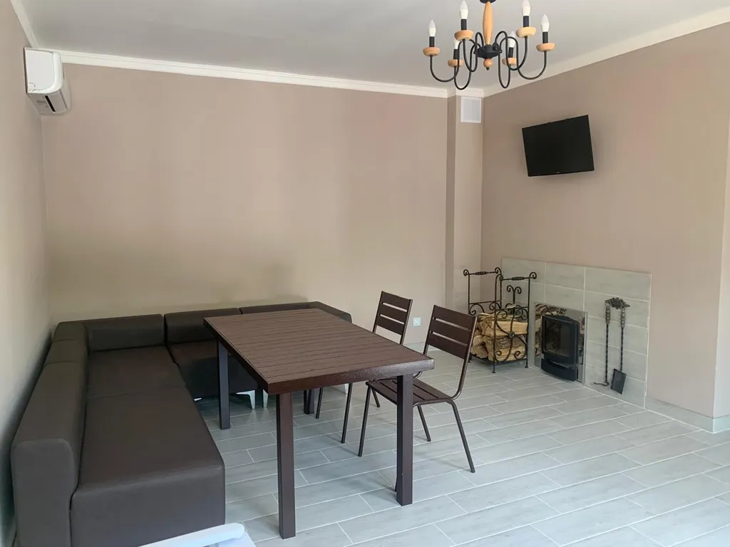 Коттедж Дом с большим бассейном в окружении леса, гор и реки — Горячий Ключ