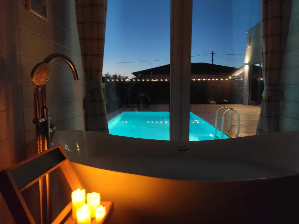 Уютный дом с русской баней из ольхи и тёплым бассейном