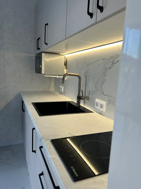 Домик в малине у моря