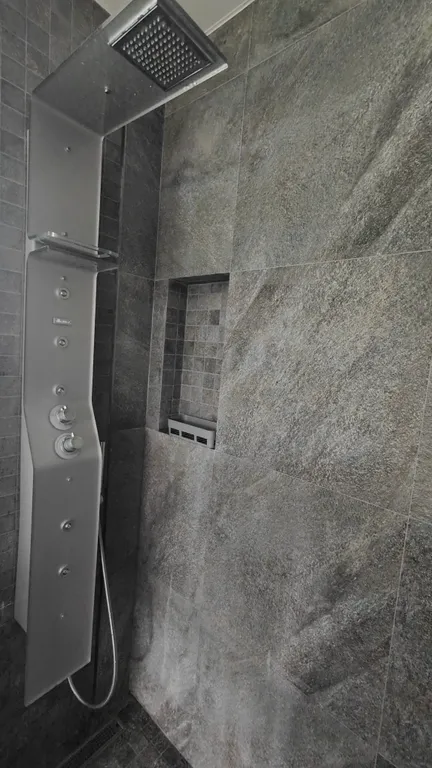 Домик с садом под ключ в пешей доступности от моря