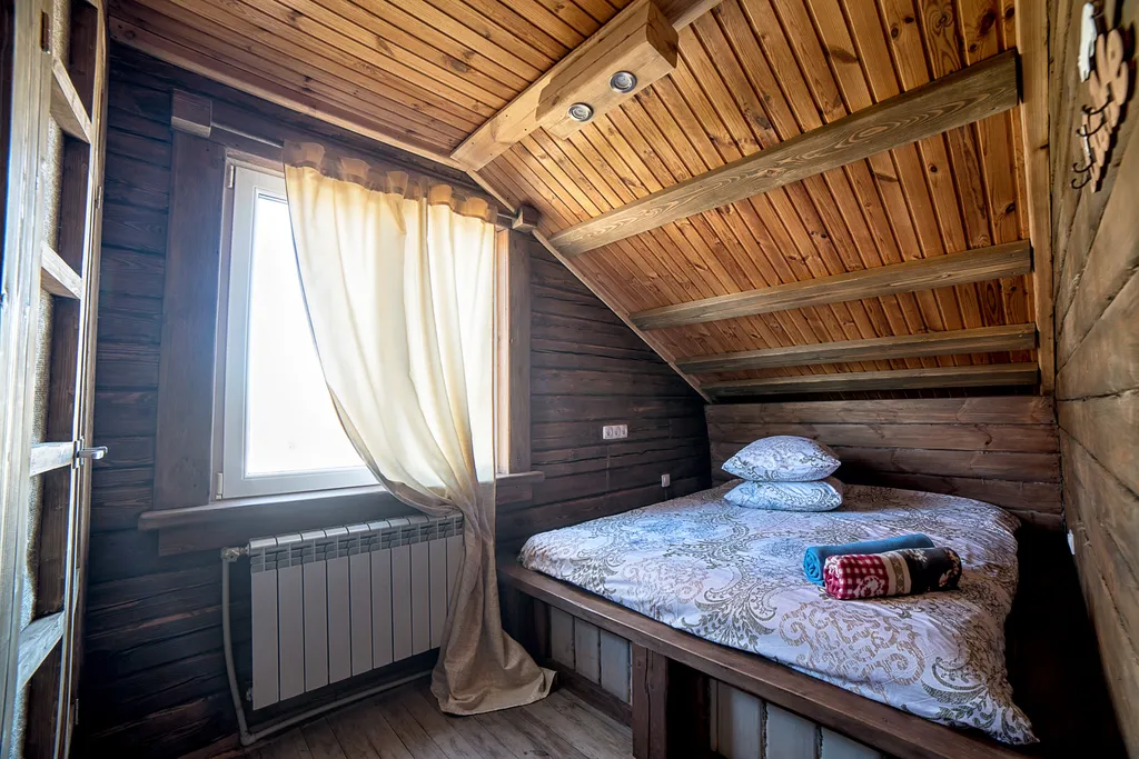 Рыжий кот - Деревянный Дом (WoodHouse)