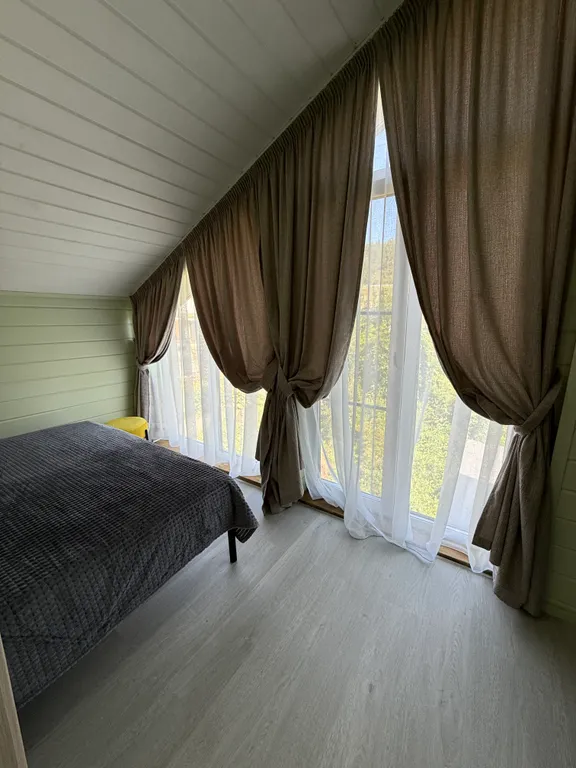 Уютный дом с видом на озеро