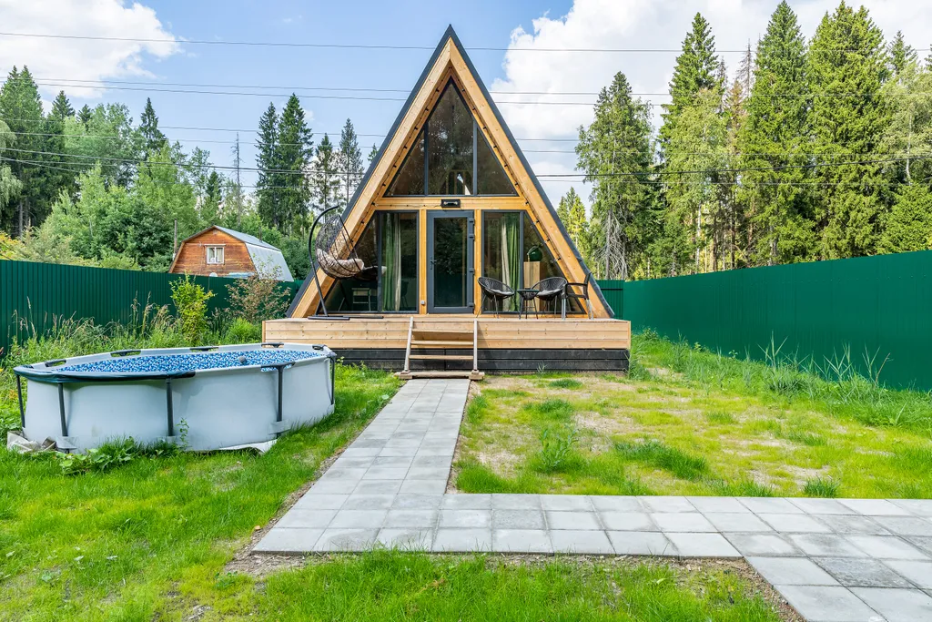 Коттедж Дом шалаш в окружении леса рядом с озером — аренда посуточно в Пушкино