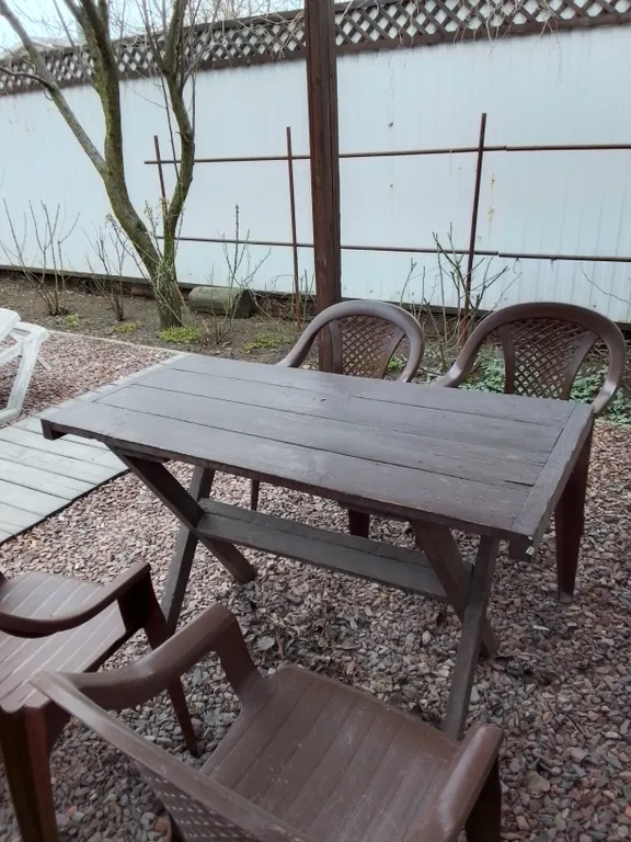 Домик с двором и мангалом