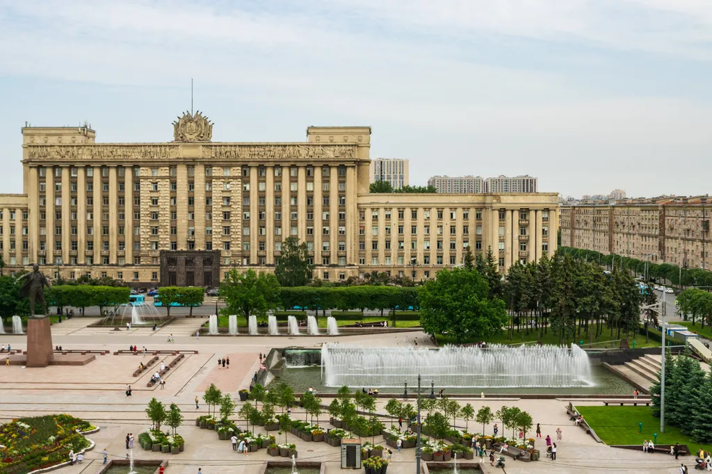 3-комнатная квартира с видом на Московскую площадь