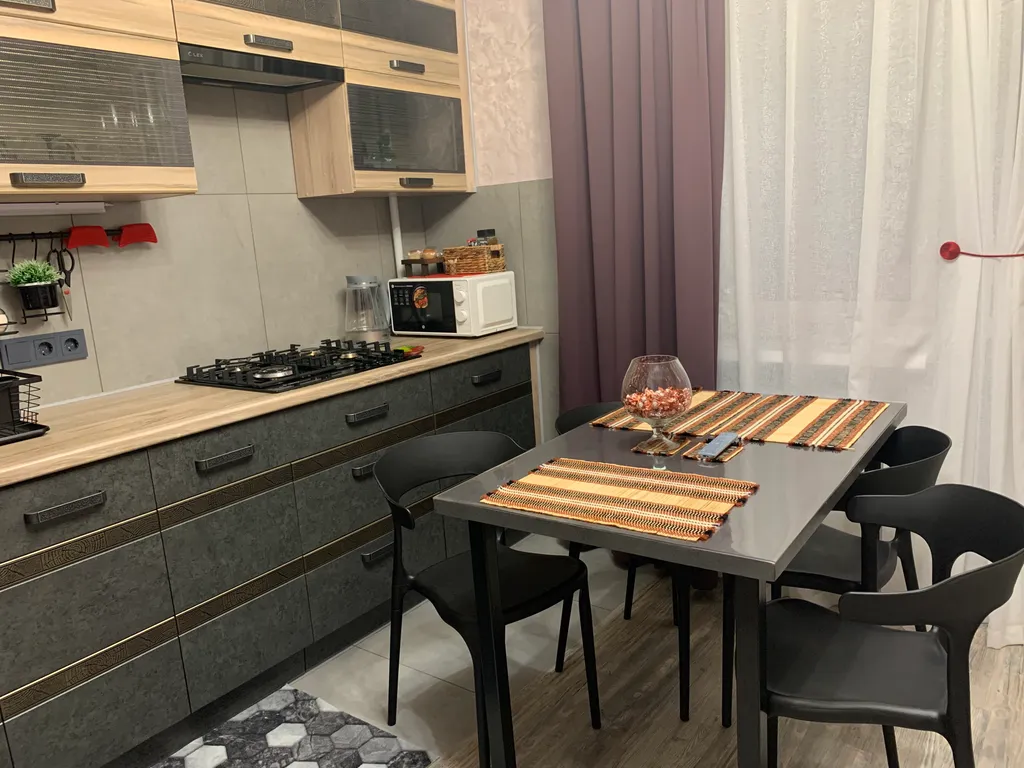 Новая уютная и просторная квартира рядом с Набережной