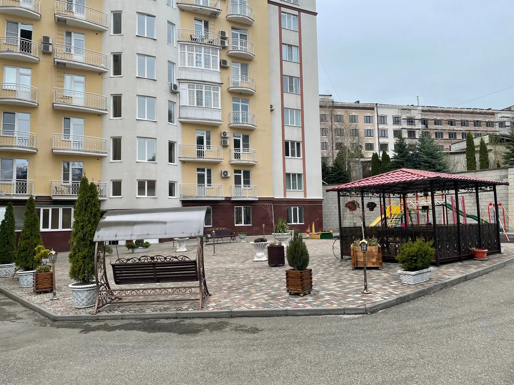 Апартамент в первом элитном доме над поющими фонтанами