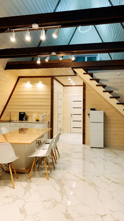 Уютный большой дом A-Frame с чаном рядом с Волгой