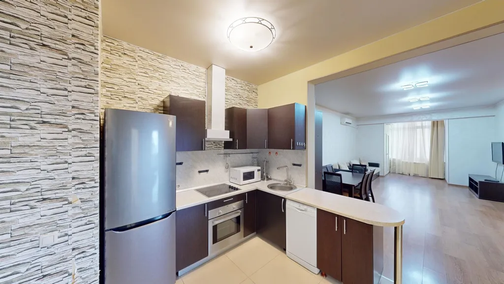 Уютная просторная квартира с видом на морпорт