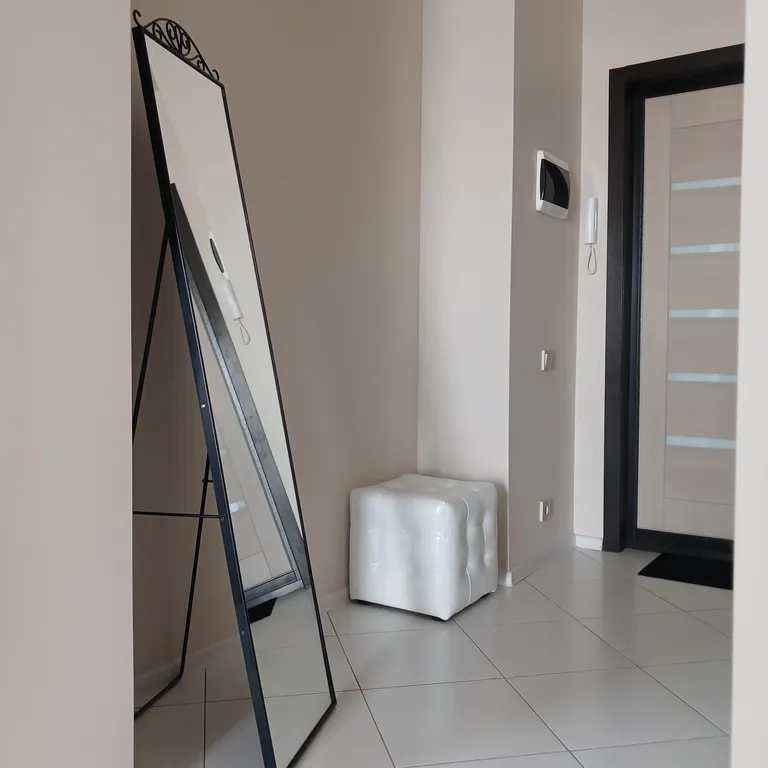 Квартира Квартира Шикарная новая студия в центре города — Омск