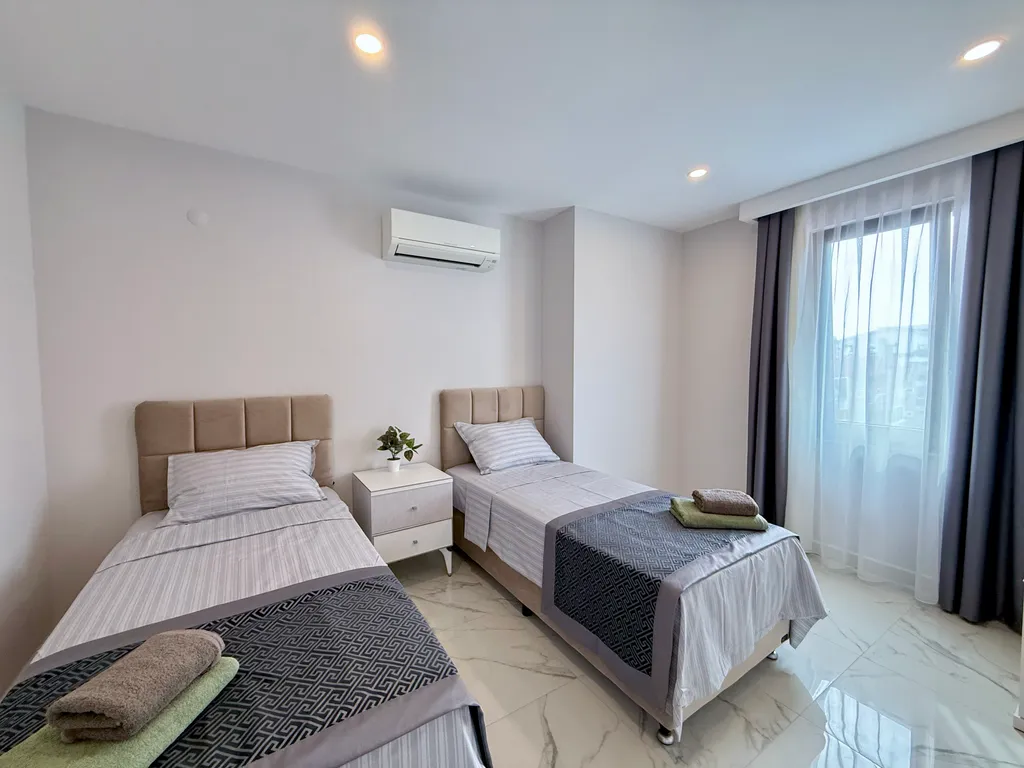 Уютная квартира с видом на горы, пляж Клеопатра