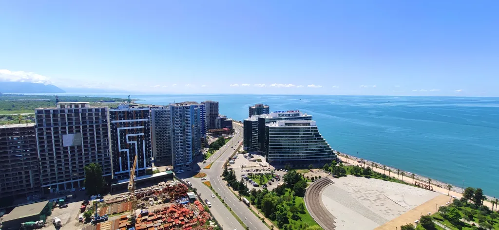 Апартамент в элитном комплексе у моря и парка с бассейном и спа-зоной