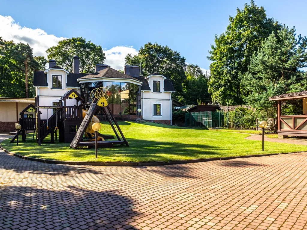 Коттедж Дом в черте города для семейного отдыха — Санкт-Петербург