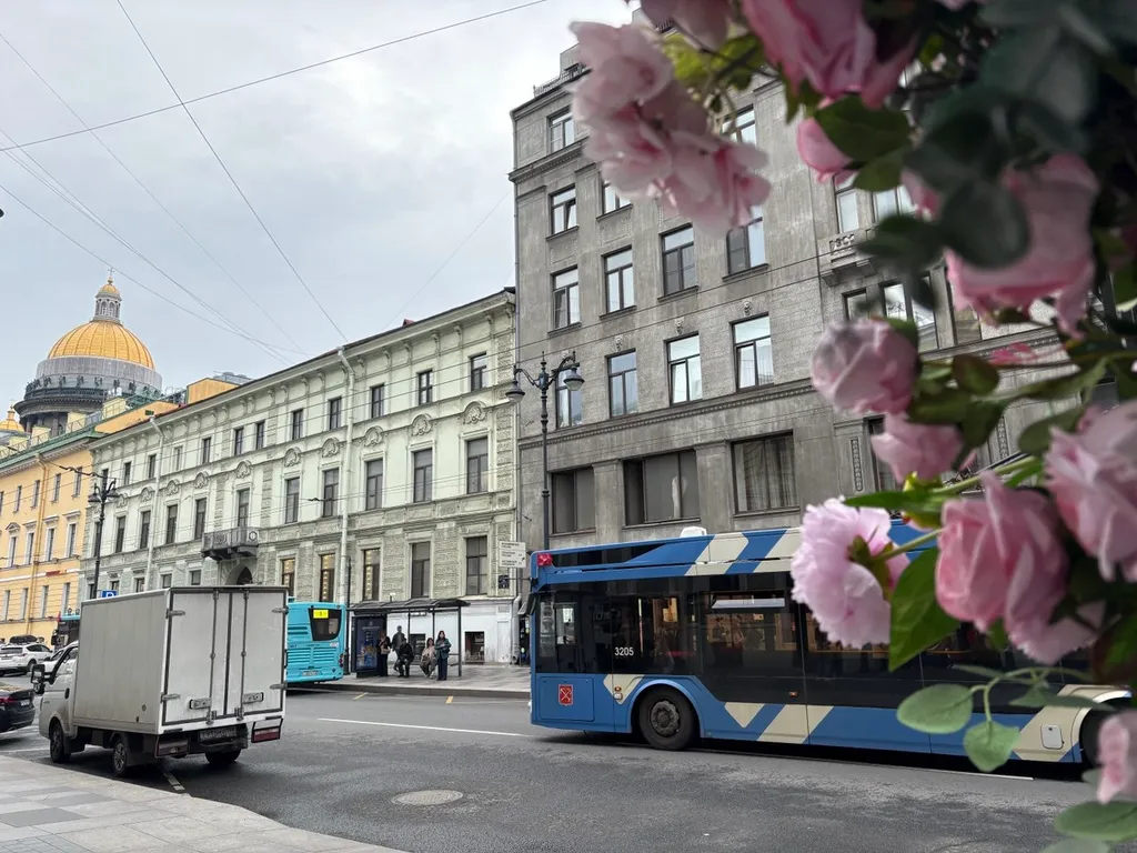 Квартира Квартира в стиле лофт с 2 комнатами у Исаакия — Санкт-Петербург